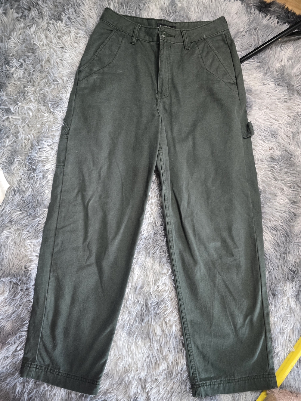 Vans Women's Cargo Pants in Dark Olive Green, Size 26 - Picture 2 of 9